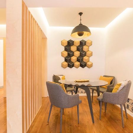 Center Apartment - Chiado - Heart Of Lisbon Bagian luar foto