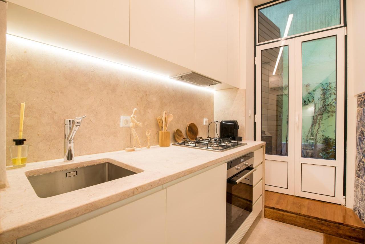 Center Apartment - Chiado - Heart Of Lisbon Bagian luar foto